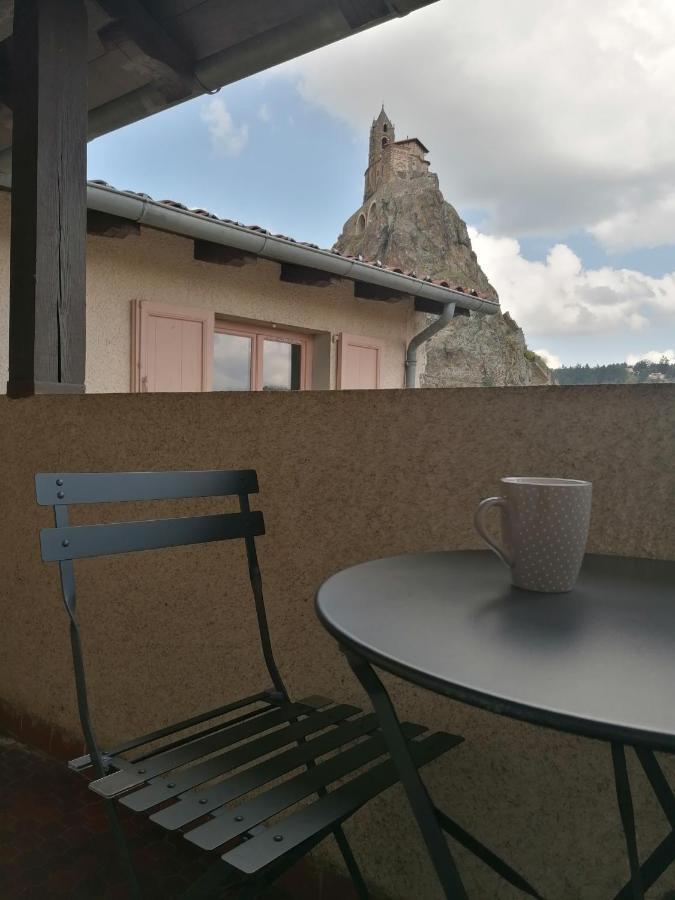 Le Puy-en-VelayStudio Avec Balcon Au Pied Du Rocher D'Aiguilheアパートメント エクステリア 写真