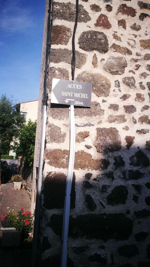 Le Puy-en-VelayStudio Avec Balcon Au Pied Du Rocher D'Aiguilheアパートメント エクステリア 写真