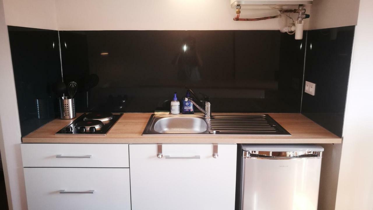 Le Puy-en-VelayStudio Avec Balcon Au Pied Du Rocher D'Aiguilheアパートメント エクステリア 写真